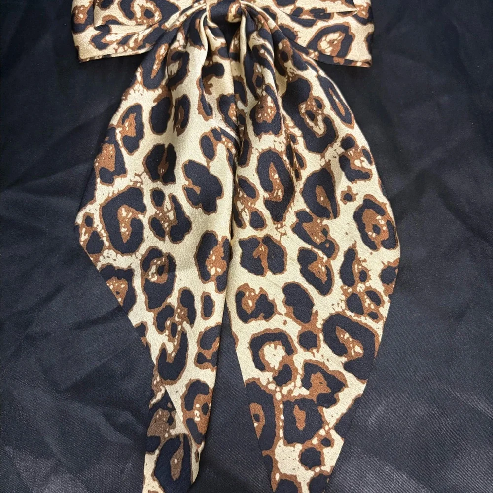 Anthropologie Cheetah Print Hair Bow - Picture 2 of 3